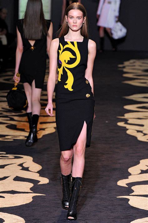 Watch Versace: Fall 2011 Ready